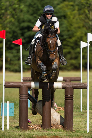 Jeanette Brakewell  riding Kec Salza